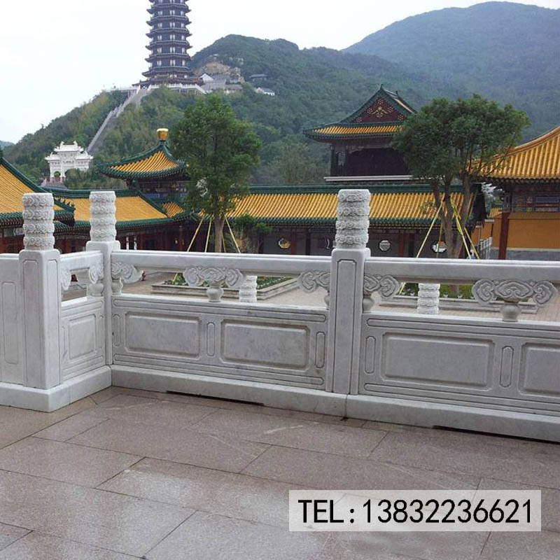 石(shi)雕漢白玉欄桿陽台柱現場施工